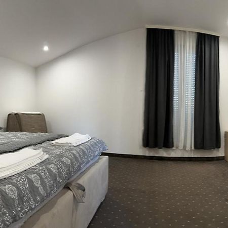 Ninkovic Otel Trebin Dış mekan fotoğraf