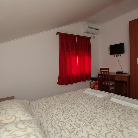 Ninkovic Otel Trebin Dış mekan fotoğraf