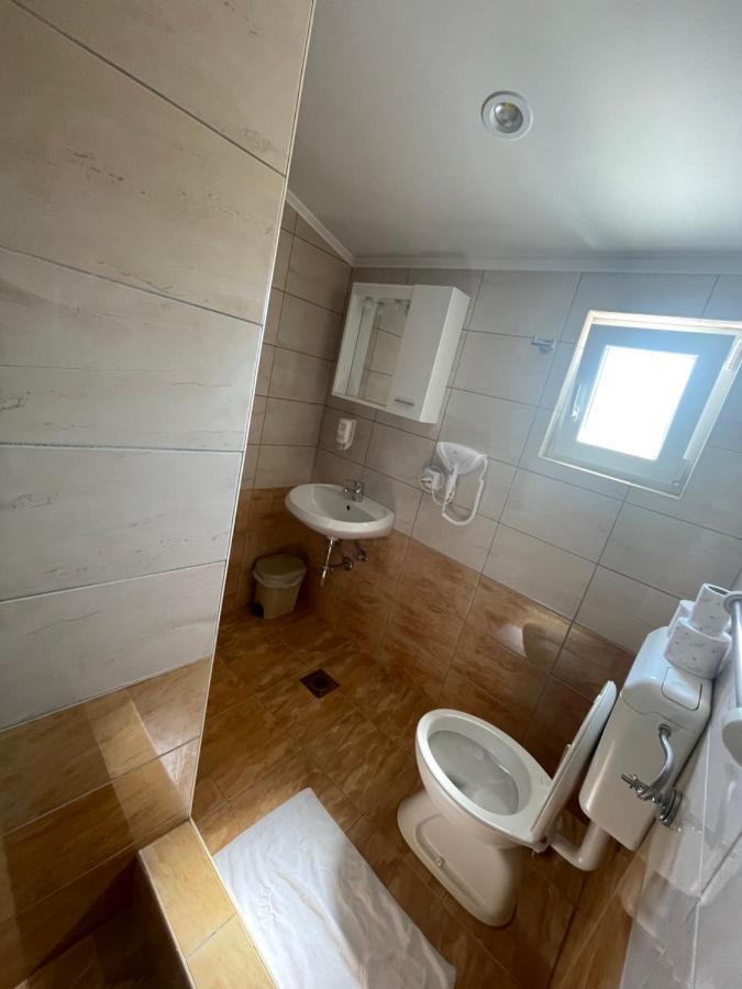 Ninkovic Otel Trebin Dış mekan fotoğraf