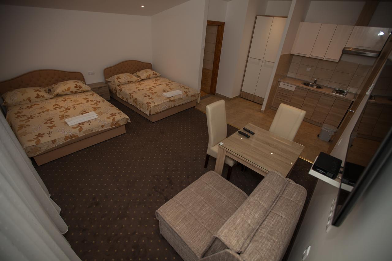 Ninkovic Otel Trebin Dış mekan fotoğraf
