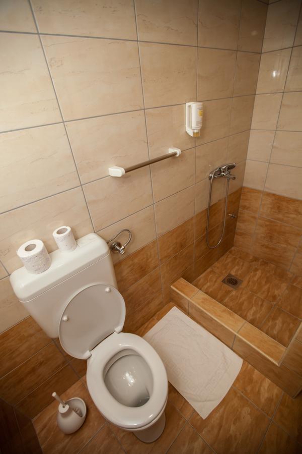 Ninkovic Otel Trebin Dış mekan fotoğraf