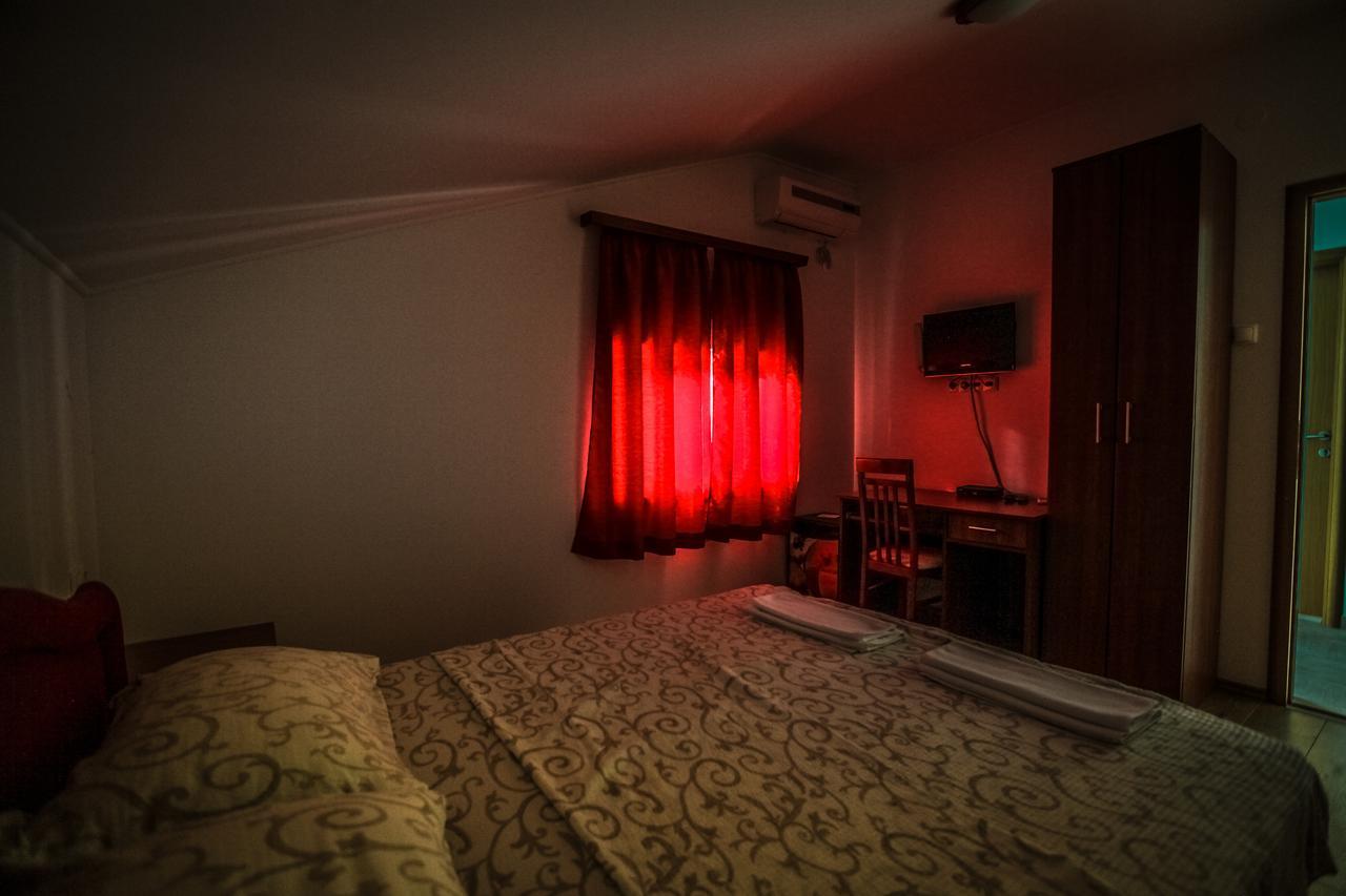 Ninkovic Otel Trebin Dış mekan fotoğraf