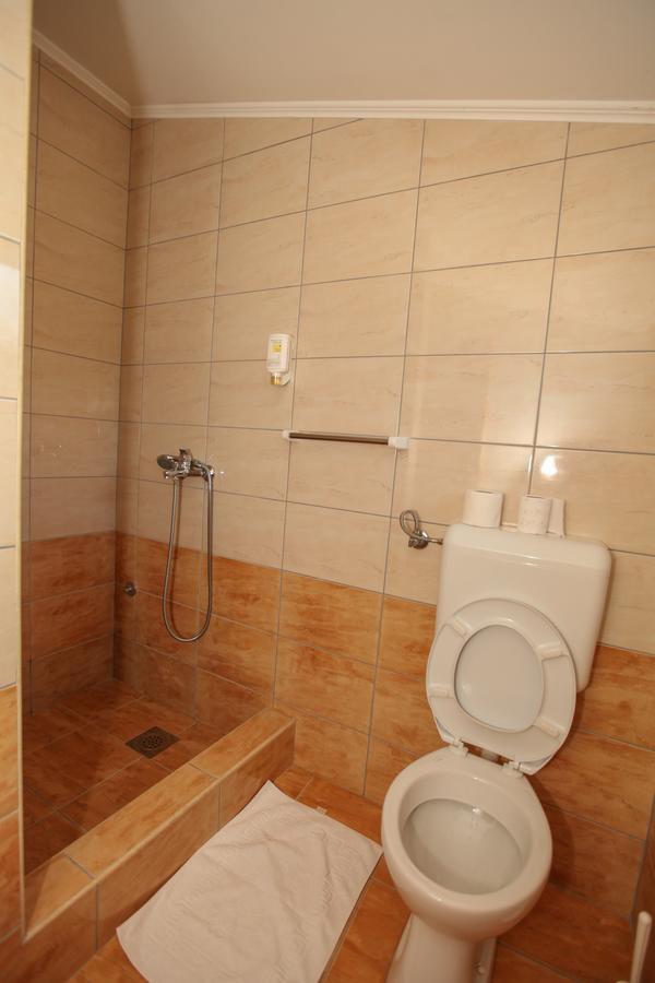 Ninkovic Otel Trebin Dış mekan fotoğraf