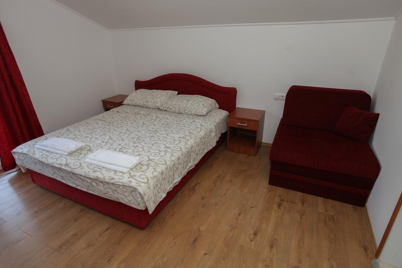 Ninkovic Otel Trebin Dış mekan fotoğraf