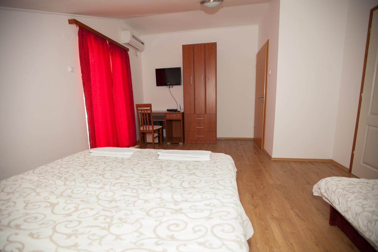 Ninkovic Otel Trebin Dış mekan fotoğraf