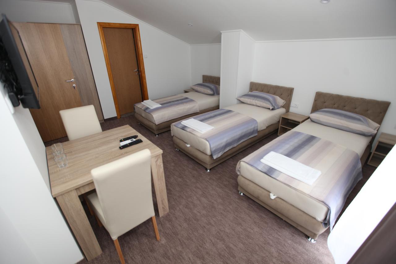 Ninkovic Otel Trebin Dış mekan fotoğraf
