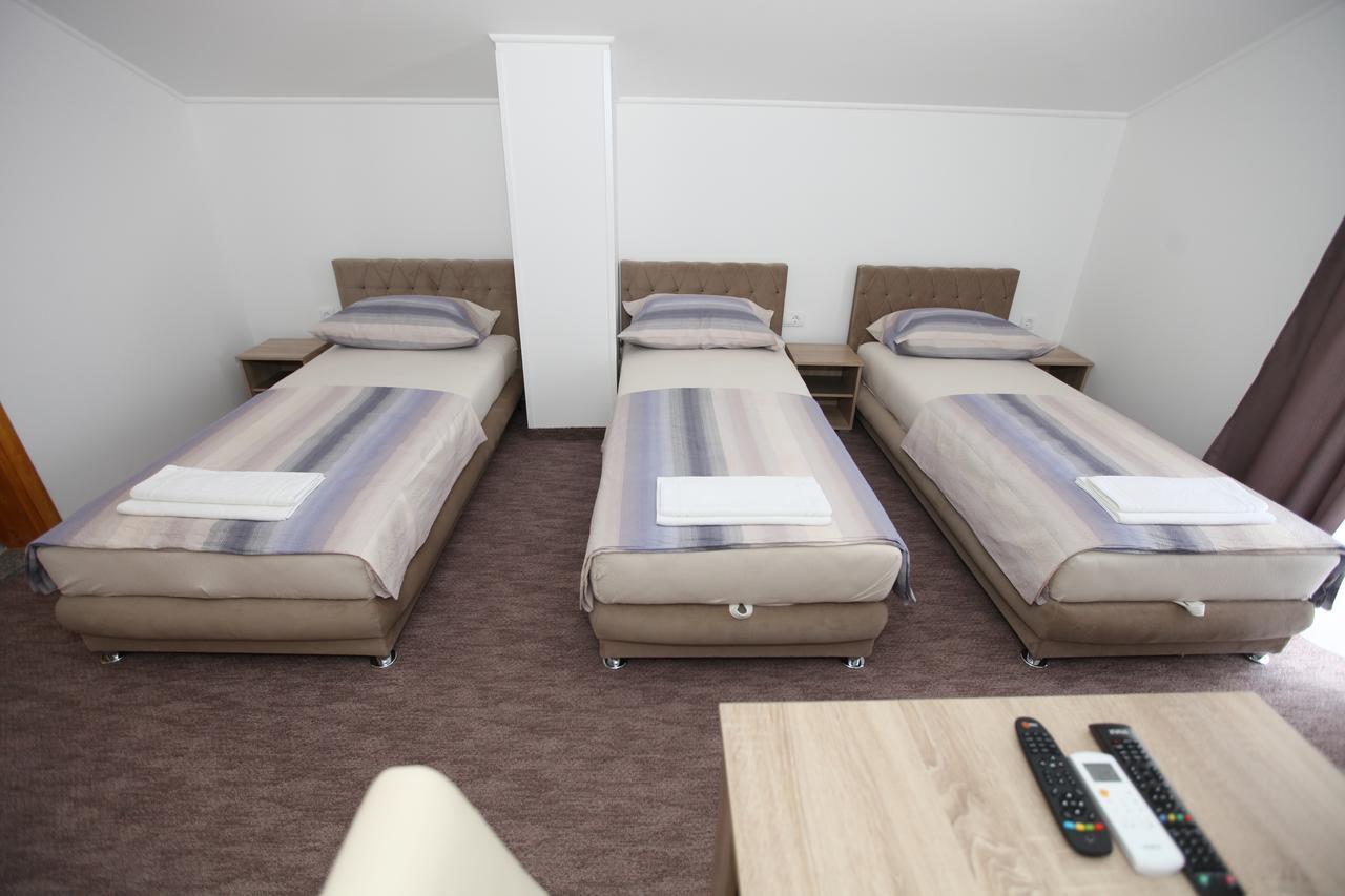 Ninkovic Otel Trebin Dış mekan fotoğraf