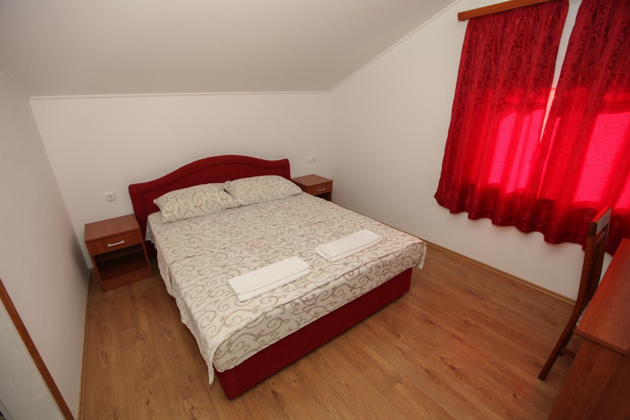 Ninkovic Otel Trebin Dış mekan fotoğraf